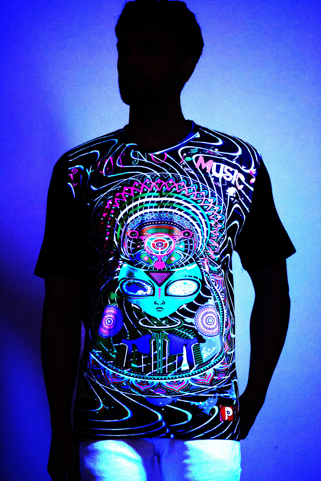 DJ Techno Alien | UV Glow Unisex T-Shirt | 210 GSM