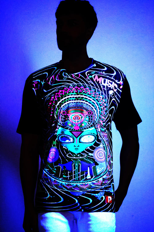 DJ Techno Alien | UV Glow Unisex T-Shirt | 210 GSM